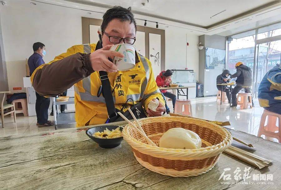 中国抗击疫情最新动态，众志成城，共克时艰