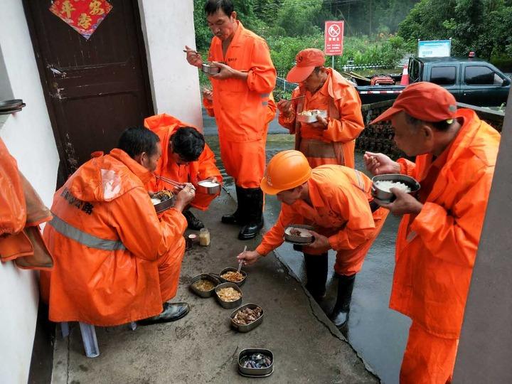 东阳暴雨最新预警信号——防汛备战，守护家园